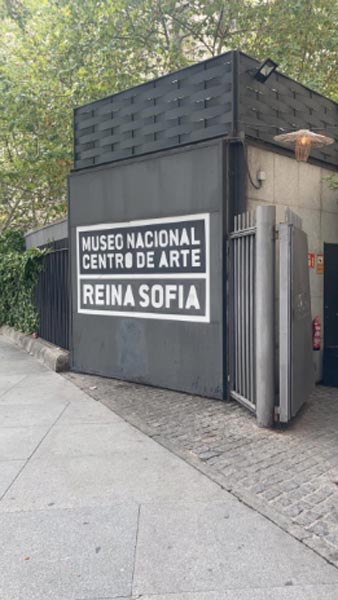 guida italiana al museo Reina Sofia di Madrid